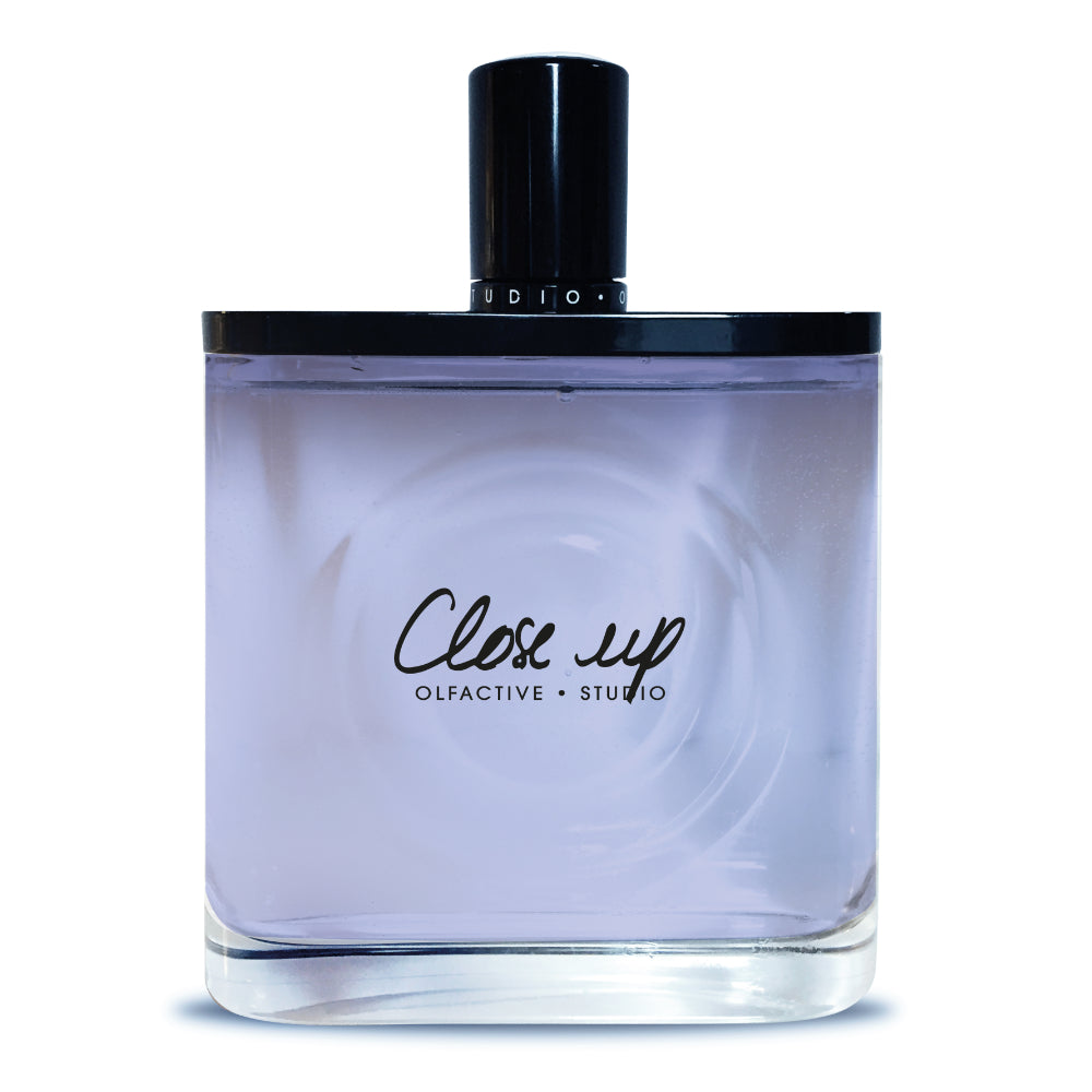 Olfactive Studio Close Up eau de parfum 100 ml, flaska och förpackning